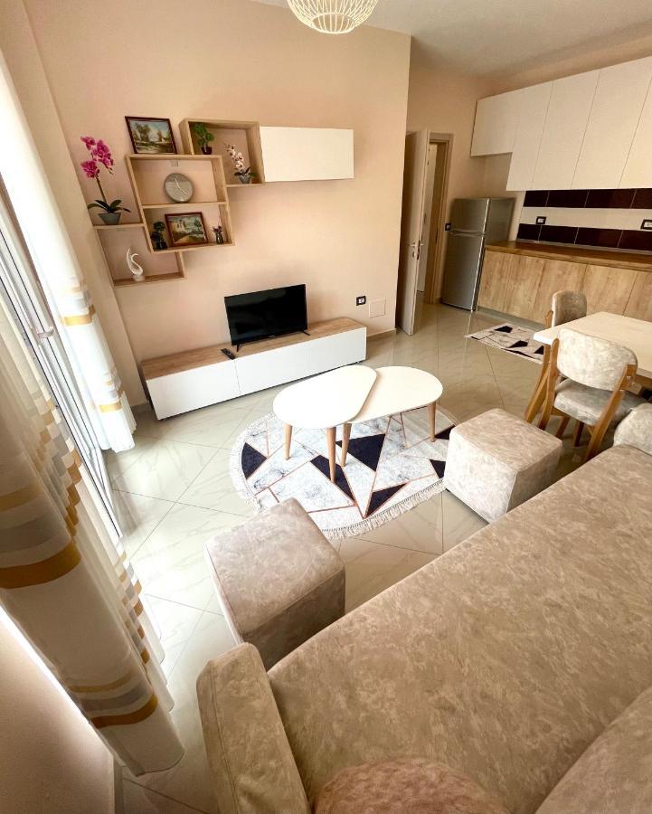 Modern & Cozy Apartment Tirana Esterno foto